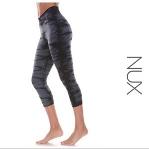 Nux black tie dye cropped legging (xs)